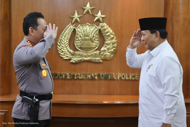 Menteri Pertahanan Prabowo Subianto bertemu Kapolri Jenderal Listyo Sigit Prabowo sdi Mabes Polri, Jakarta, Rabu (28/9/2022). Foto: Kemhan RI