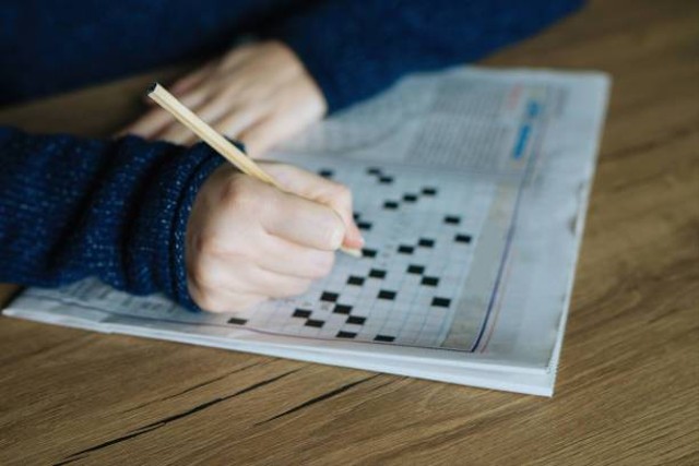 Kunci Jawaban TTS untuk Soal Cermin Kalau Dilap Jadi Apa, Foto: Unsplash.