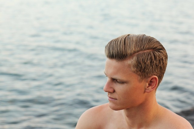 Ilustrasi Minyak Rambut Pria agar Terlihat Basah dan Lemas. Foto: Unsplash