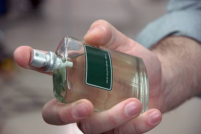 Ilustrasi rekomendasi parfum remaja pria (Sumber: Pexels)