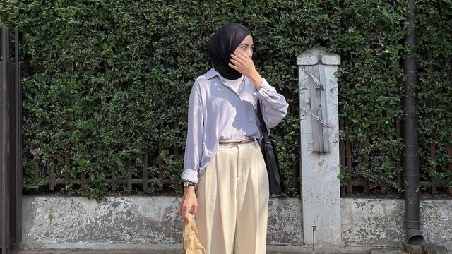 Ilustrasi gaya outfit kasual minimalis. Foto: Instagram.com/rahmi.apr