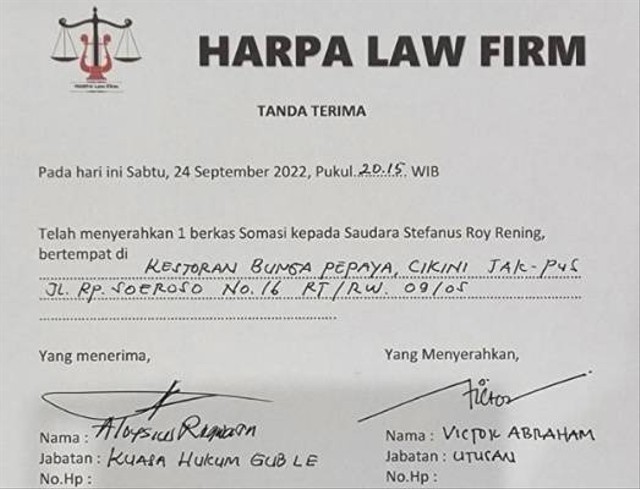 Bukti tanda terima penyerahan berkas somasi dari Paulus Waterpauw kepada pengacara Lukas Enembe, Aloysius Renwarin. (Foto: Vicky Abaidata) 