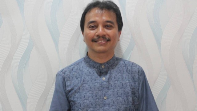 Roy Suryo saat dilimpahkan dari polda Metro Jaya ke Kejari Jakarta Barat, Kamis (29/9/2022). Foto: Dok. Istimewa