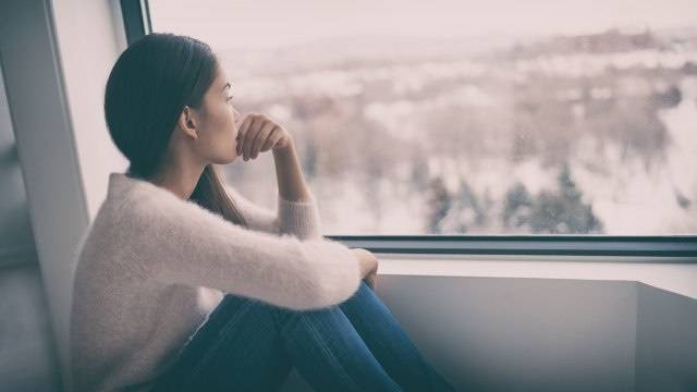 Ilustrasi Gemini patah hati karena putus cinta. Foto: Shutterstock