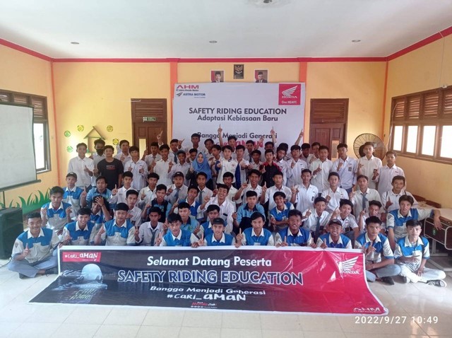 Astra Motor Kalba rmenggelar edukasi safety riding. Foto: Dok. Astra Motor Kalbar