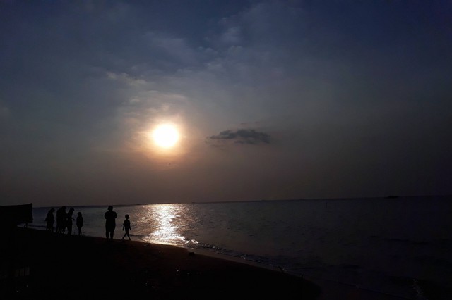 pantai di semarang yang bagus. sumber foto : unsplash/inisial.