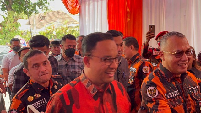 Gubernur DKI Jakarta Anies Rasyid Baswedan menghadiri peresmian kantor Majelis Pimpinan Nasional (MPP) Pemuda Pancasila, di Menteng, Jakarta Pusat, Sabtu (1/10/2022). Foto: Haya Syahira/kumparan