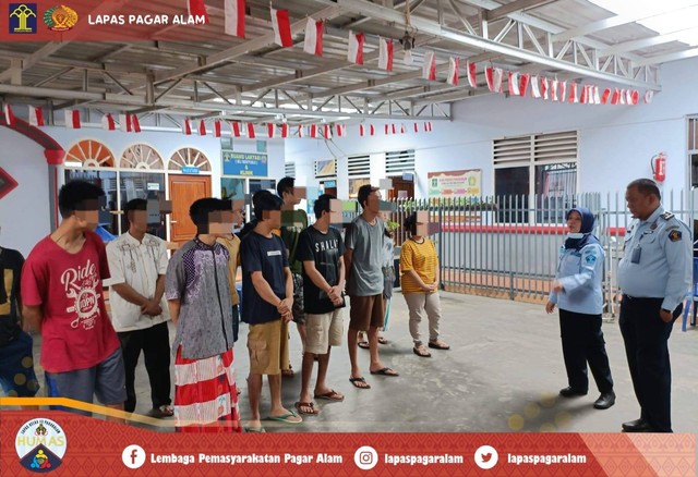 Pembagian Baju Dis Kepada Warga Binaan Lapas Pagar Alam