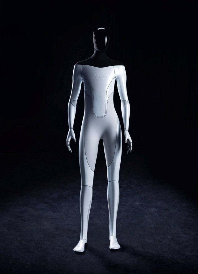 Konsep robot humanoid yang dikembangkan oleh Tesla, yang dikenal sebagai Tesla Bot atau Optimus. Foto: Tesla Inc/Handout melalui REUTERS