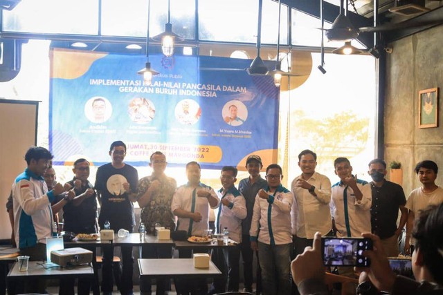 Dewan Pengurus Nasional (DEPENAS) Serikat Buruh Nasional Indonesia (SBNI) menggelar diskusi publik bertema Pancasila di Depok, Jumat (30/9/2022). Foto: Dok. Istimewa