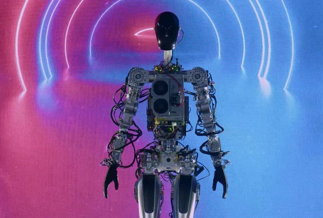 Prototype robot humanoid Optimus yang diumumkan CEO Tesla, Elon Musk, dalam Tesla AI Day 2022 pada 1 Oktober 2022. Foto: Tesla