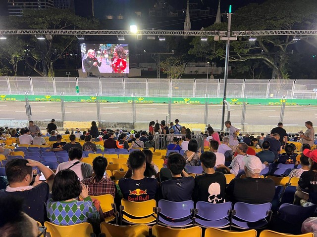 Pengalaman nonton F1 GP Singapura 2022 dari Padang Grandstand. Foto: Katondio Bayumitra Wedya/kumparan