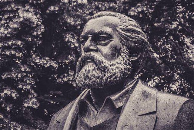 Patung filsuf Karl Marx, sumber utama : Pixabay.com
