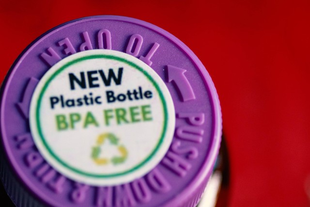 Ilustrasi label BPA free. Foto: stock-enjoy/Shutterstock