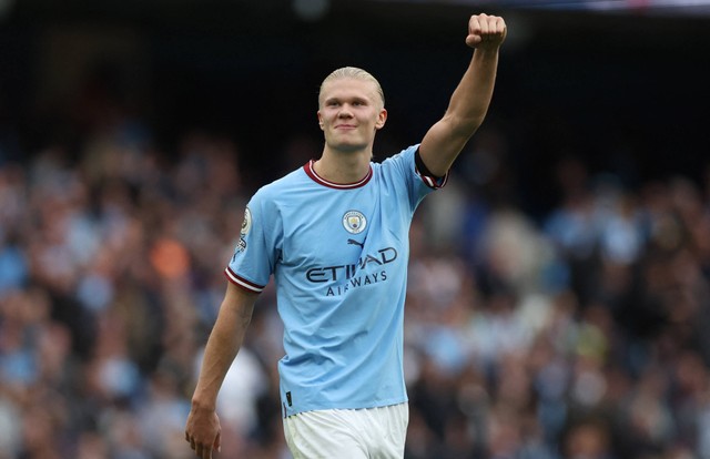 Pemain Manchester City Erling Braut Haaland melakukan selebrasi setelah pertandingan di Etihad Stadium, Manchester, Inggris. Foto: Phil Noble/Reuters