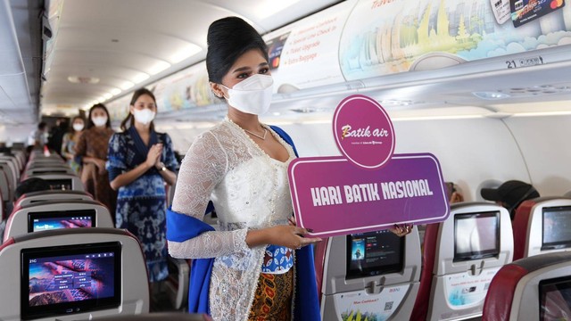 Batik Air gelar fashion show di atas pesawat. Foto: Batik Air