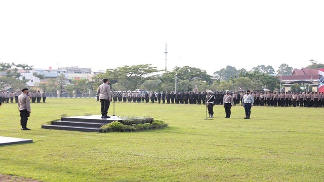 Kapolda Riau, Irjen Pol Mohammad Iqbal membuka Operasi Zebra Lancang Kuning 2022 di Mapolda Riau, Jalan Pattimura, Pekanbaru, Senin (3/10). (DEFRI CANDRA/SELASAR RIAU)