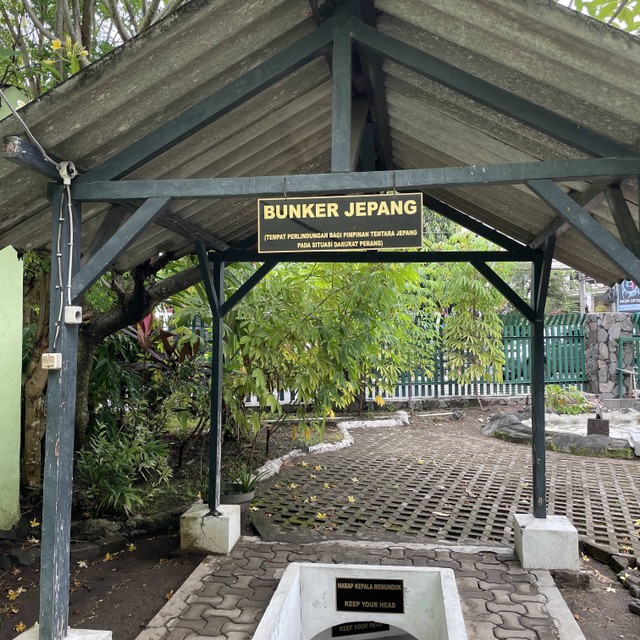 Bunker Peninggalan Zaman Penjajahan Jepang.  Foto : Dok Museum Dharma Wiratama.