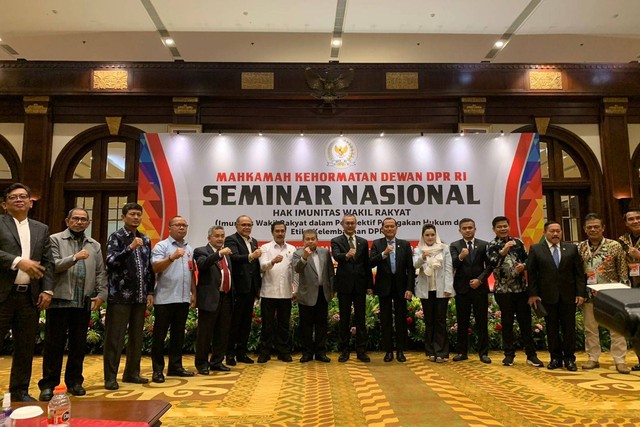 Ketua MKD, Adang Daradjatun di acara Seminar Nasional MKD DPR RI di Hotel Bikara, Jakarta, pada Senin (3/10).  Foto: Luthfi Humam/kumparan