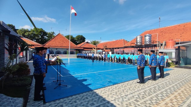 Seuluruh Pegawai Rutan Magetan dan WBP Mengikuti Upacara Hari Peringatan Kesaktian Pancasila. Foto : Humas Rutan Magetan