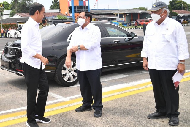 Presiden Joko Widodo melakukan kunjungan kerja ke Provinsi Jawa Tengah, salah satunya ke Kawasan Industri Batang, Senin (3/10).  Foto: Rusman/Biro Pers Sekretariat Presiden