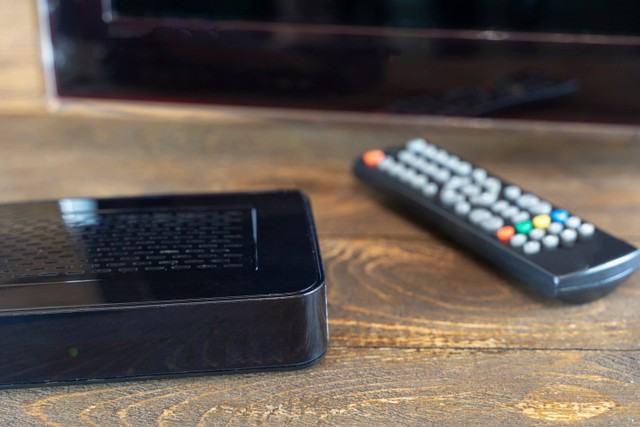 Ilustrasi perangkat set top box (STB). Foto: Shutterstock