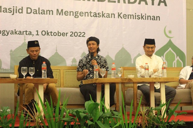 Dihadiri lebih dari 52 peserta berasal dari pimpinan masjid Se Indonesia pada (Sabtu, 01/10/2022), Kolaborasi Masjid Pemberdaya (KMP) hadir di inisiasi oleh Dompet Dhuafa sebagai pengentas kemiskinan Indonesia.