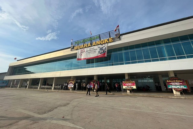 Terminal penumpang Pelabuhan Muara Angke, Jakarta Utara, Senin (3/10). Foto: Haya Syahira/kumparan