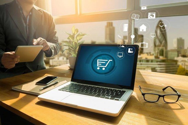 Bukalapak sebagai E-commerce memiliki sejumlah faktor lingkungan yang pastinya berpengaruh terhadap kinerja perusahan. Foto: Shutterstock