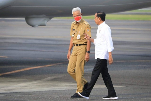 Presiden Jokowi dan Gubernur Jawa Tengah Ganjar Pranowo di Jateng. Foto: Dok. Humas Pemprov Jateng