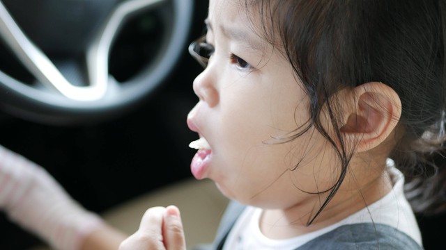 Ilustrasi anak tersedak. Foto: Ole.CNX/Shutterstock