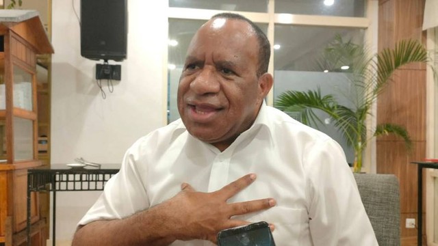 Wakil Menteri Dalam Negeri, John Wempi Wetipo (BumiPapua.com/Katharina)