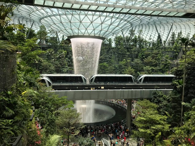 Ilustrasi Jewel Changi Airport Singapura: Lokasi dan Faktanya. Foto: unsplash.com/samuel-toh.