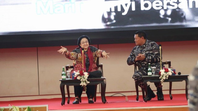 Ketua Umum PDIP Megawati Soekarnoputri saat memberikan kuliah umum di Seskoal, Selasa (4/10).  Foto: PDIP