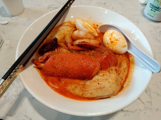 Laksa Lobster Halal di Restoran Good Old Days, Singapura. Foto: Katondio Bayumitra Wedya/kumparan