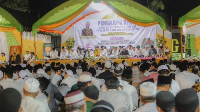 Acara ini dihadiri pula oleh Pj Bupati Kobar Anang Dirjo, Kerabat Kesultanan Kutaringin dan sejumlah unsur Forkopimda Kobar. Foto: IST/InfoPBUN