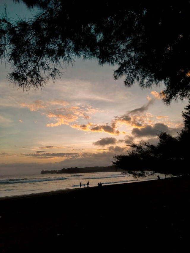 Koleksi Pribadi. Potret Senja di Pantai Serang