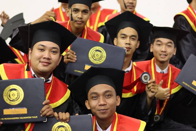 Wisuda UMKT Tahun 2022 (Foto: Tim Media UMKT)