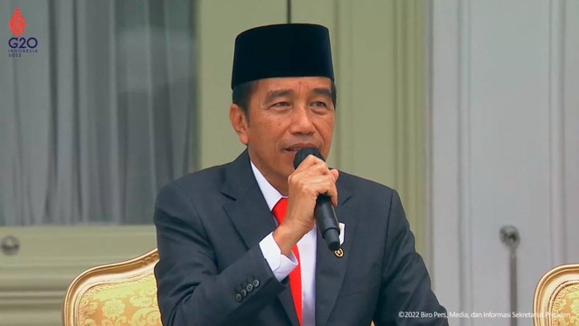 Presiden Jokowi pada Upacara Peringatan Ke-77 Hari Tentara Nasional Indonesia (TNI) Tahun 2022, Rabu (5/10/2022). Foto: Youtube/Sekretariat Presiden