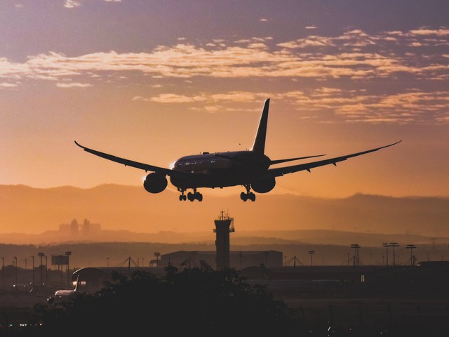 Apa Perbedaan Take Off Dan Boarding Ini Jawabannya Kumparan Com