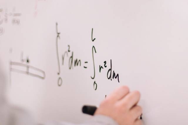 Definisi nilai mutlak dalam Matematika. Sumber: unsplash.com