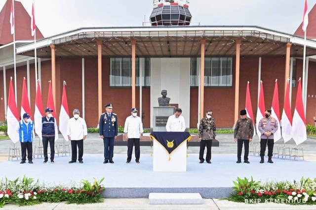 Presiden Jokowi resmikan Terminal VVIP Bandara Halim Perdanakusuma, Rabu (5/10/2022). Foto: Kemenhub