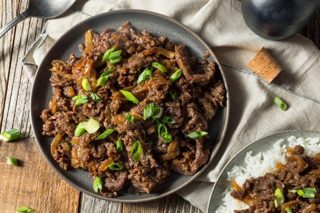 Ilustrasi Gepuk Daging Sapi Khas Sunda. Foto: Shutterstock