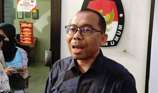 Ketua KPU Provinsi Jawa Tengah Paulus Widiyantoro. Foto: Intan Alliva/kumparan