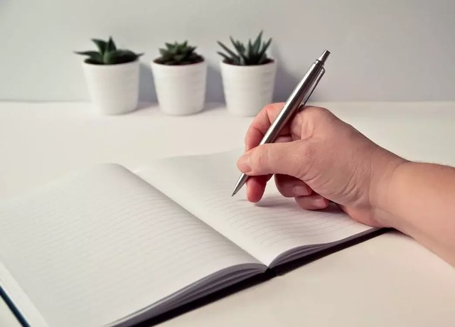 https://www.pexels.com/@nietjuh/ - mensejahterakan atau menyejahterakan