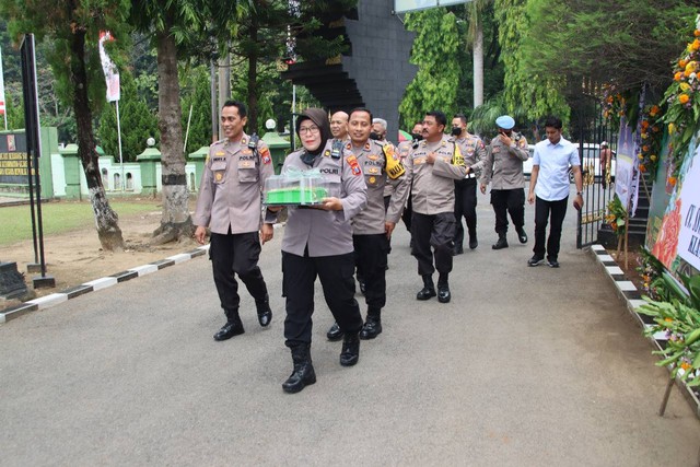 Suprise TNI di Hari Jadi Ke 77, Bukti Kompak dan Solidnya TNI-Polri di Bangkalan