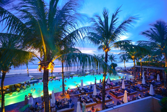 Ilustrasi beach club di Bali. Foto: raditya/Shutterstock