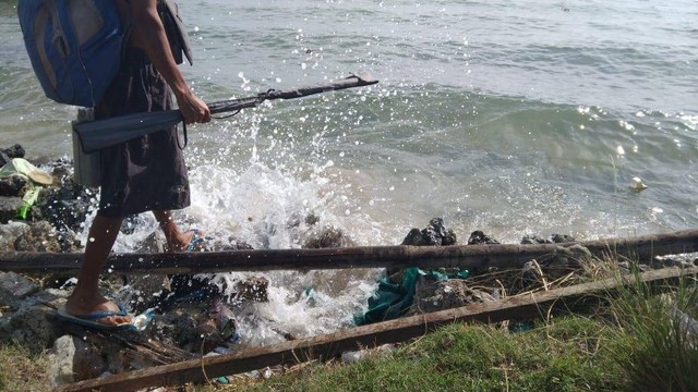 Gelombang laut di perairan Teluk Lampung. | Foto: Bella Sardio/Lampung Geh