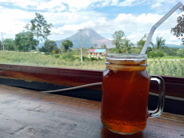 Sumber: Pribadi (Pemandangan Gunung Sinabung, Tanah Karo, Sumatera Utara)