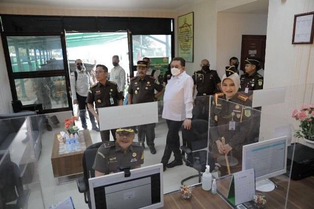 Jaksa Agung ST Burhanuddin saat berkunjung ke Kejaksaan Negeri Batam.